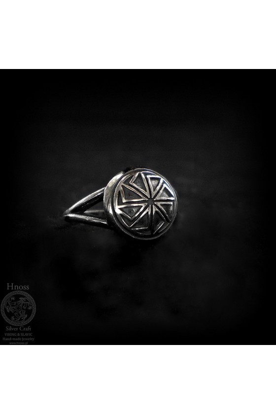 Pierścień Swaroga ze srebra i kryształu górskiego, ekskluzywne pudełko