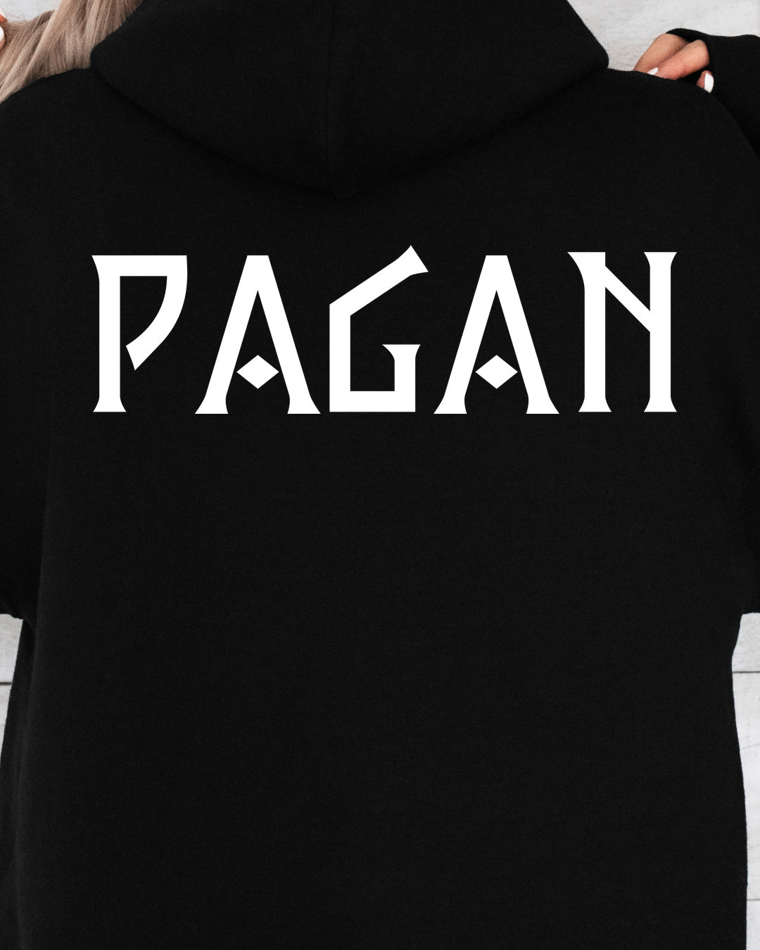 Pagan — Czarny