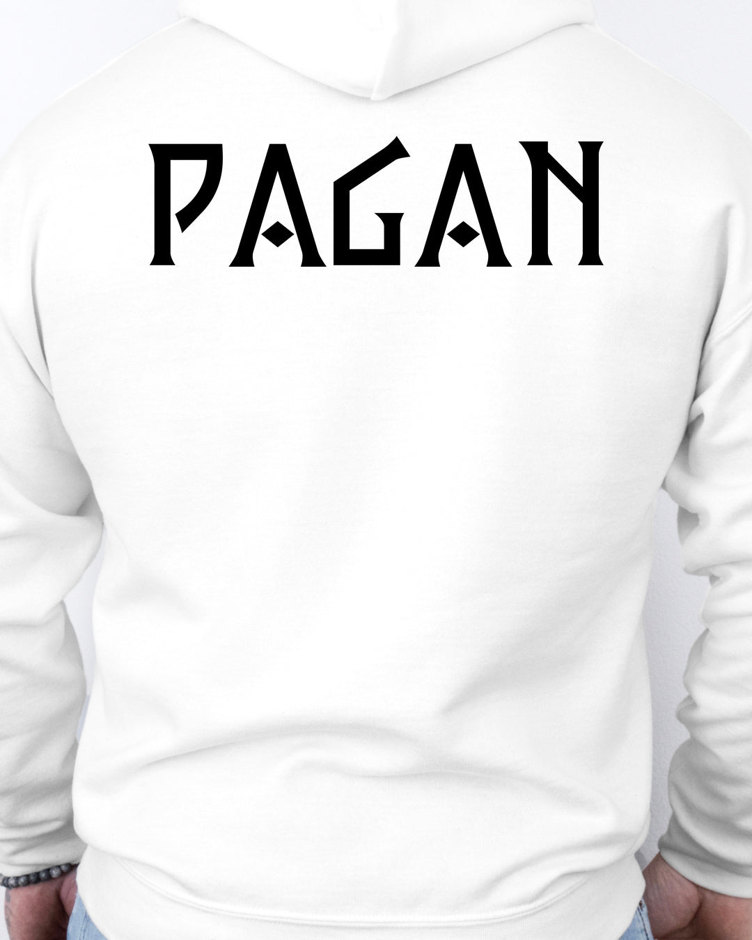 Pagan — Biały