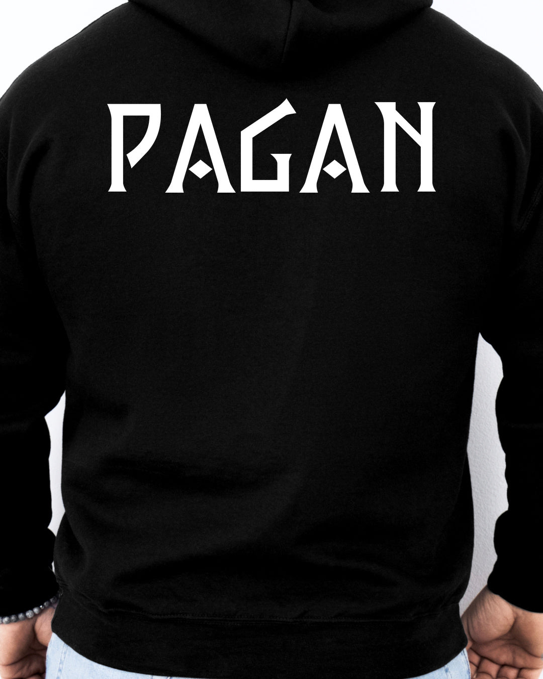 Pagan — Czarny