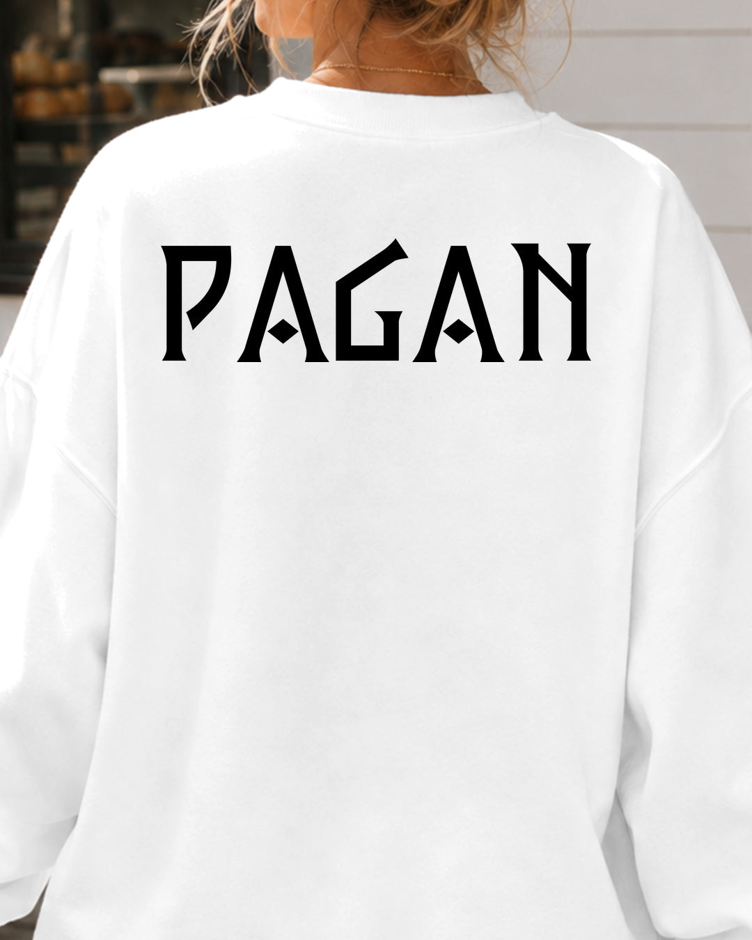 Pagan — Biały