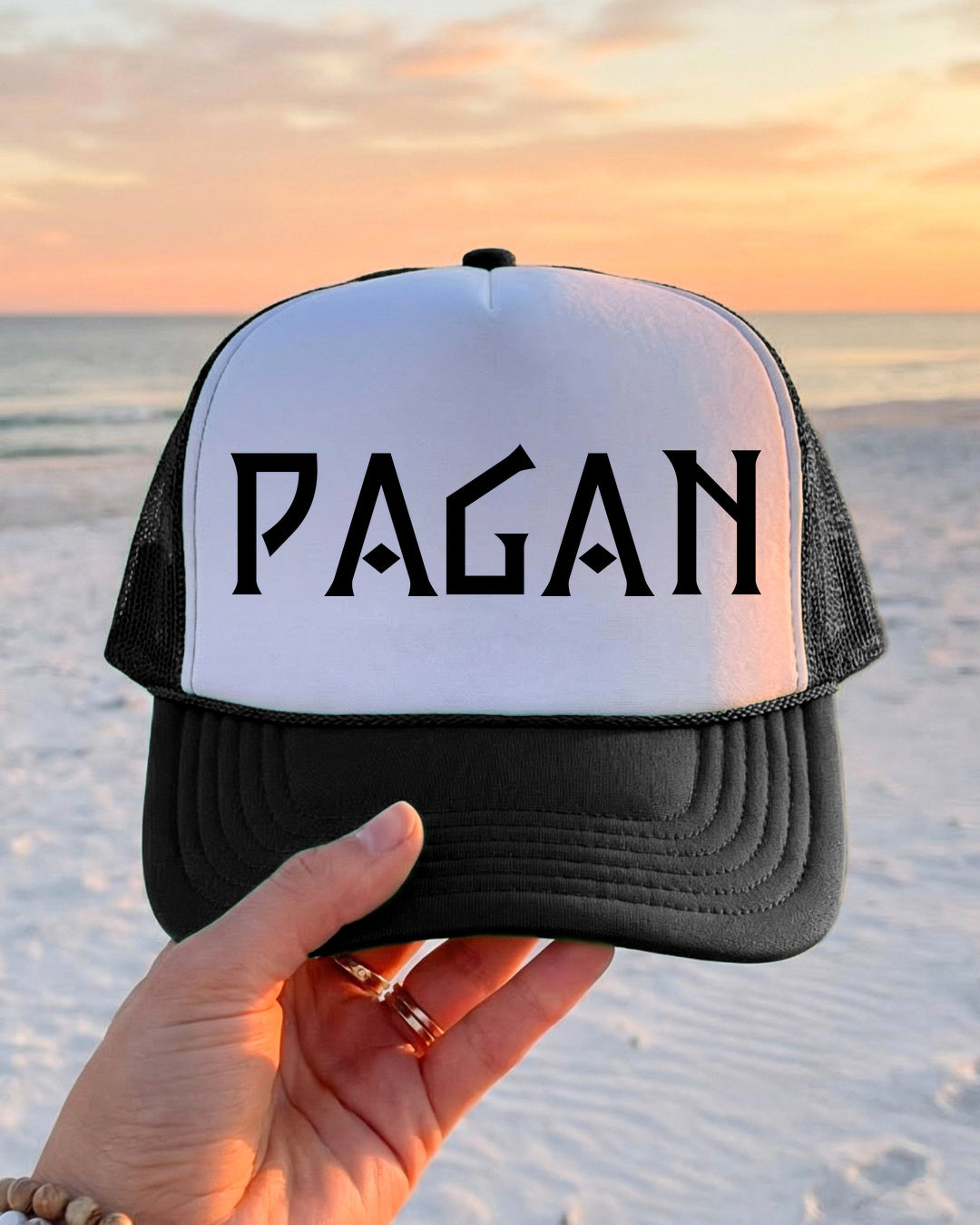 Pagan — Czarny