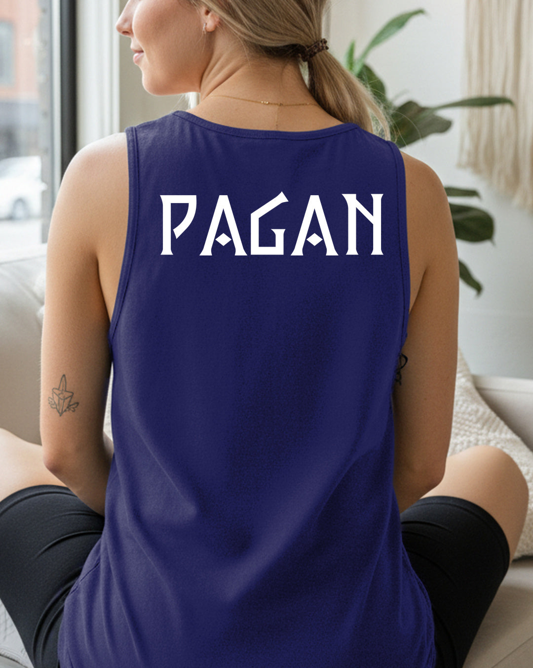Pagan — Granatowy