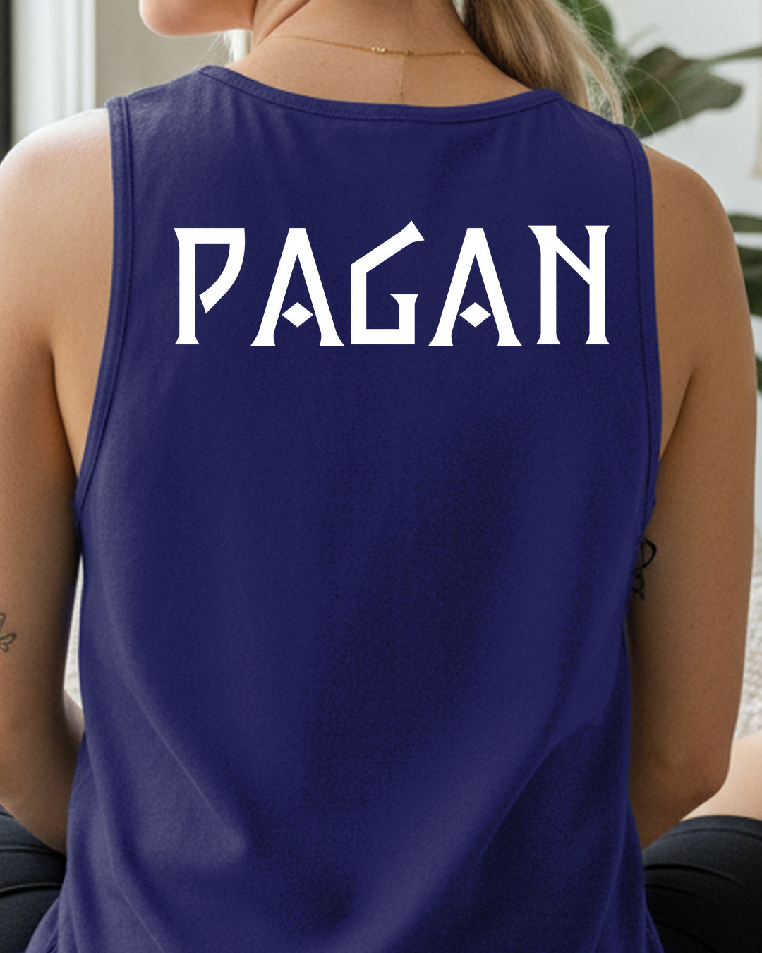 Pagan — Granatowy