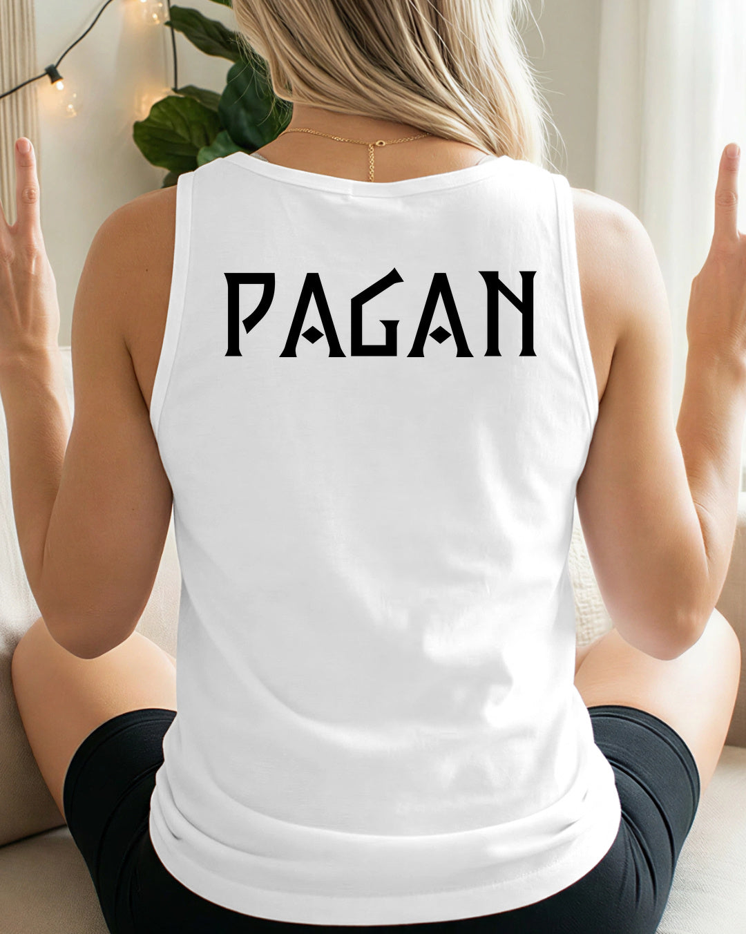 Pagan — Biały