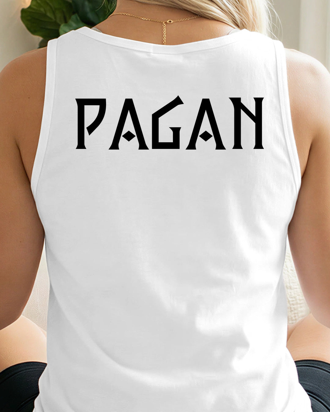 Pagan — Biały