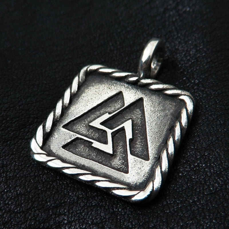 Wisiorek Valknut ze srebra