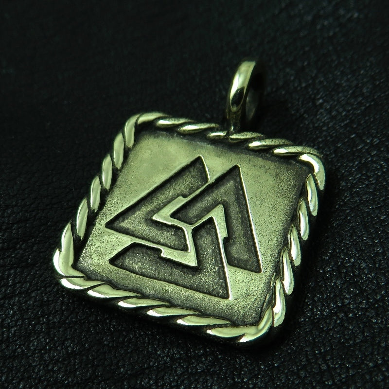 Wisiorek Valknut